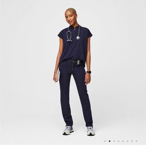 Figs Rafaela oversized scrub top + High waisted Zamora jogger scrub -Navy small